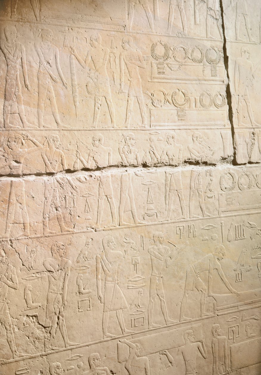 Rilievo dalla Mastaba di Akhethotep che raffigura la sostituzione delle collane, da Saqqara, Antico Regno da Egyptian 5th Dynasty
