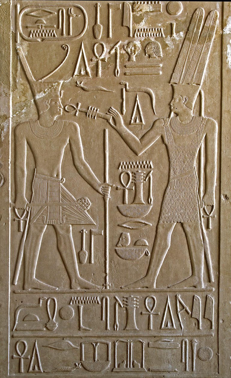 Antichità egizia: geroglifico che raffigura Sesostri I che riceve dalle mani di Amon RA i simboli della vita e della salute - cappella bianca del faraone Sesostri I (1962-1928 a.C.) XII dinastia, santuario costruito per rendere omaggio al dio Amon - museo  da Egyptian 12th Dynasty