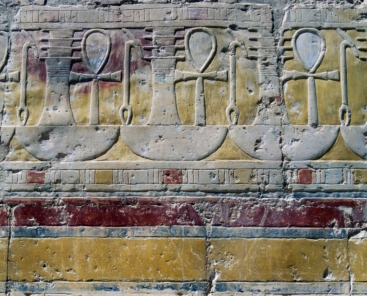 Ankh, segno geroglifico della vita, Djed, simbolo a forma di pilastro, e Uas, segno di scettro, rilievi dipinti, Cappella di Hathor, Tempio funerario della regina Hatshepsut, Deir el-Bahari, Tebe, Civiltà egizia, Nuovo Regno, XVIII dinastia da Egyptian 18th Dynasty