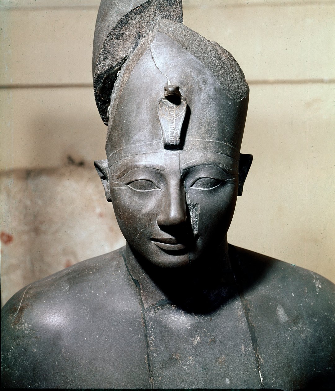 Antichità egizia: busto in basalto del faraone Thutmosis III (circa 1504-1450 a.C.) XVIII dinastia. Da Karnak. Il Cairo, Museo Egizio da Egyptian 18th Dynasty