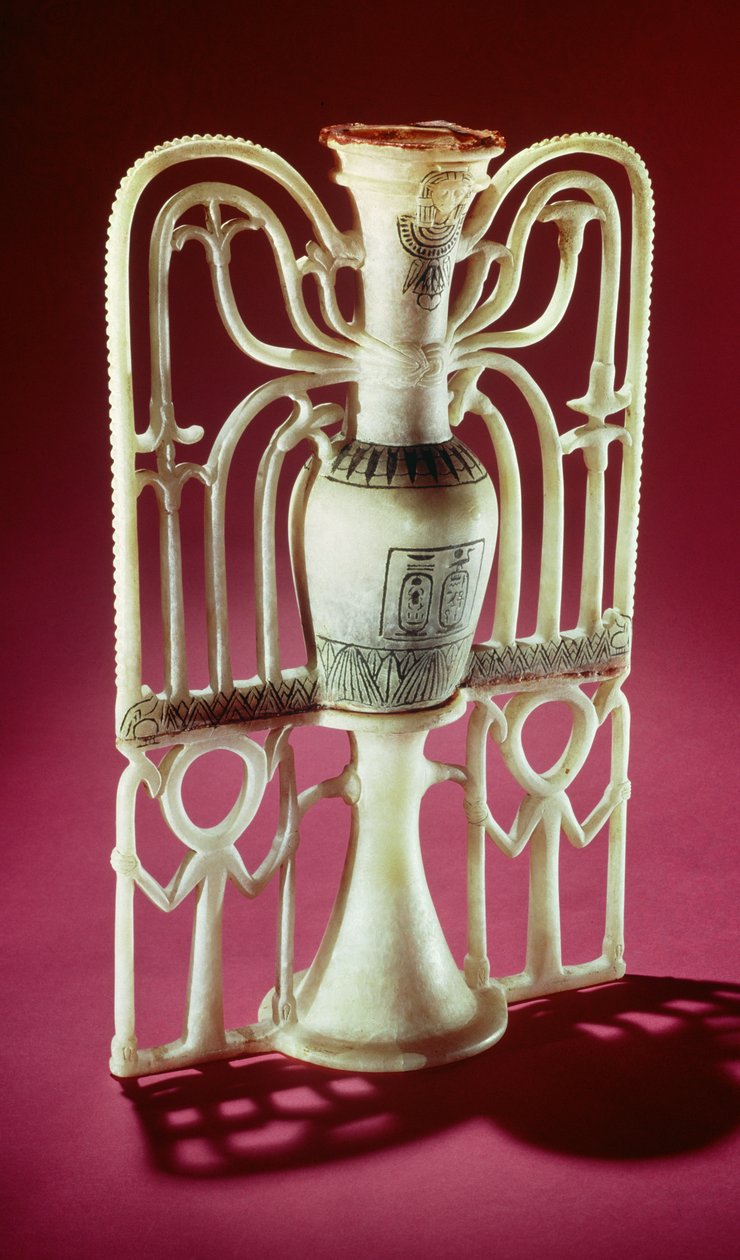 Vaso di unguento floreale, dalla tomba di Tutankhamon, Nuovo Regno da Egyptian 18th Dynasty