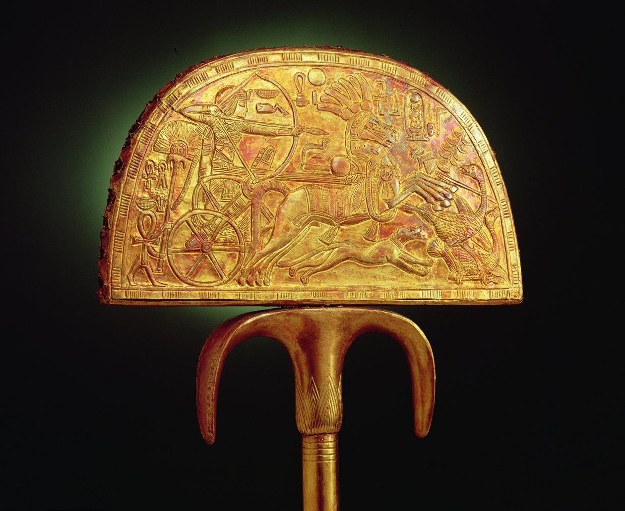 Ventaglio di piume di struzzo, dalla tomba di Tutankhamon (c.1370-1352 a.C.) Nuovo Regno da Egyptian 18th Dynasty