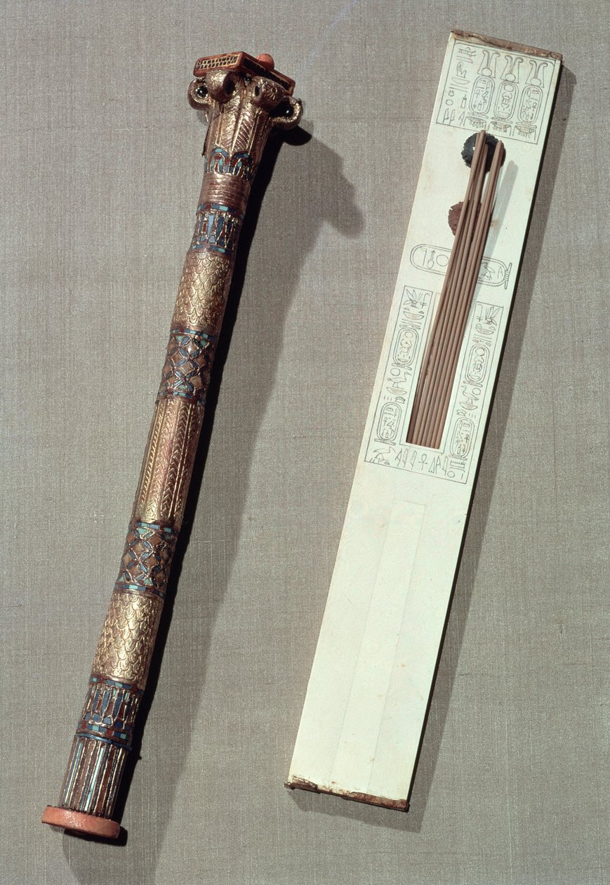 Tavolozza dello scriba e custodia per canne da scrittura, dalla tomba di Tutankhamon (c.1370-52 a.C.) Nuovo Regno da Egyptian 18th Dynasty