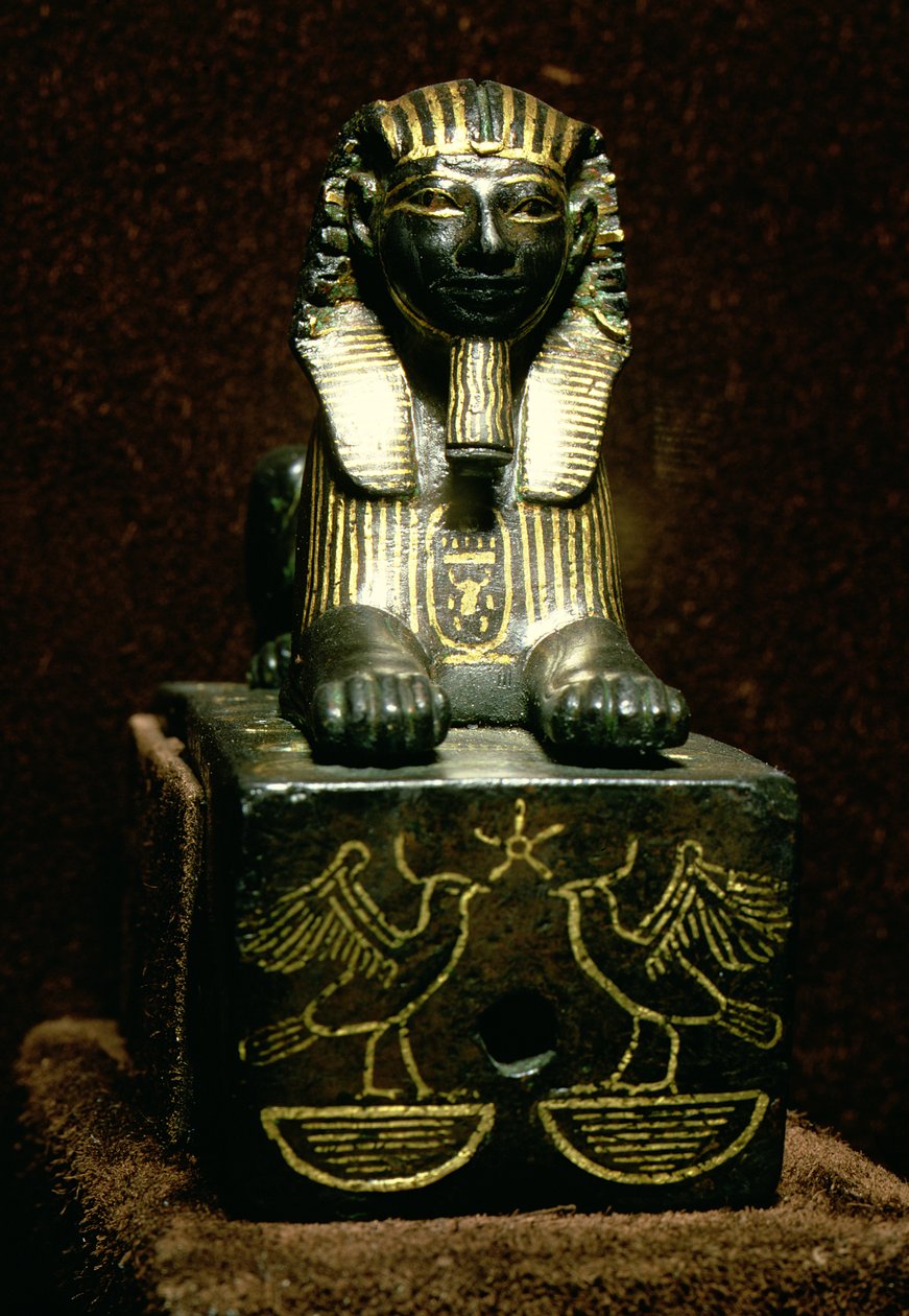 Statuetta di una sfinge del re Tuthmosis III, Nuovo Regno, c.1490-1439 a.C. da Egyptian 18th Dynasty