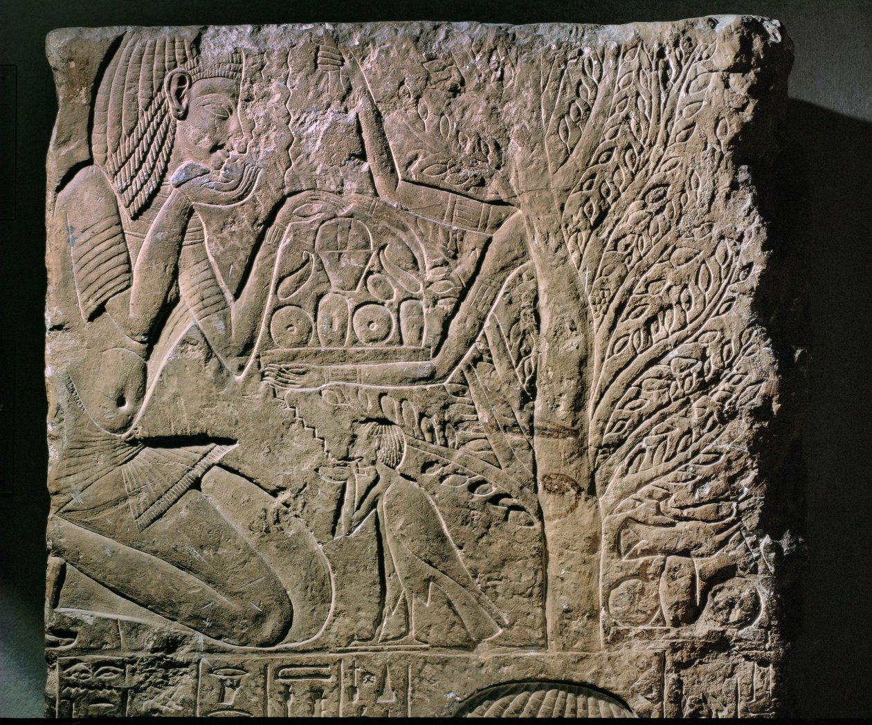 La dea-albero offre cibo e bevande (sollievo) da Egyptian 18th Dynasty