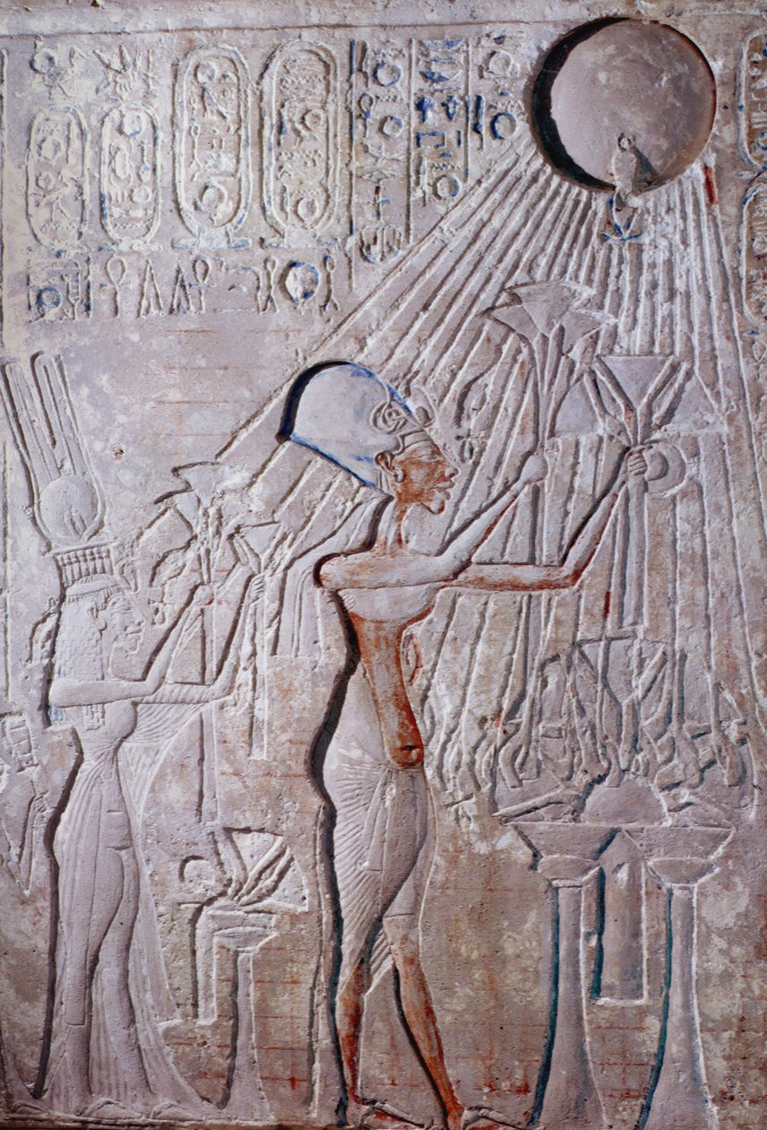 Basso rilievo del re Ikhenaton e della regina Nefertiti che adorano il dio del sole Aton da Egyptian 18th Dynasty