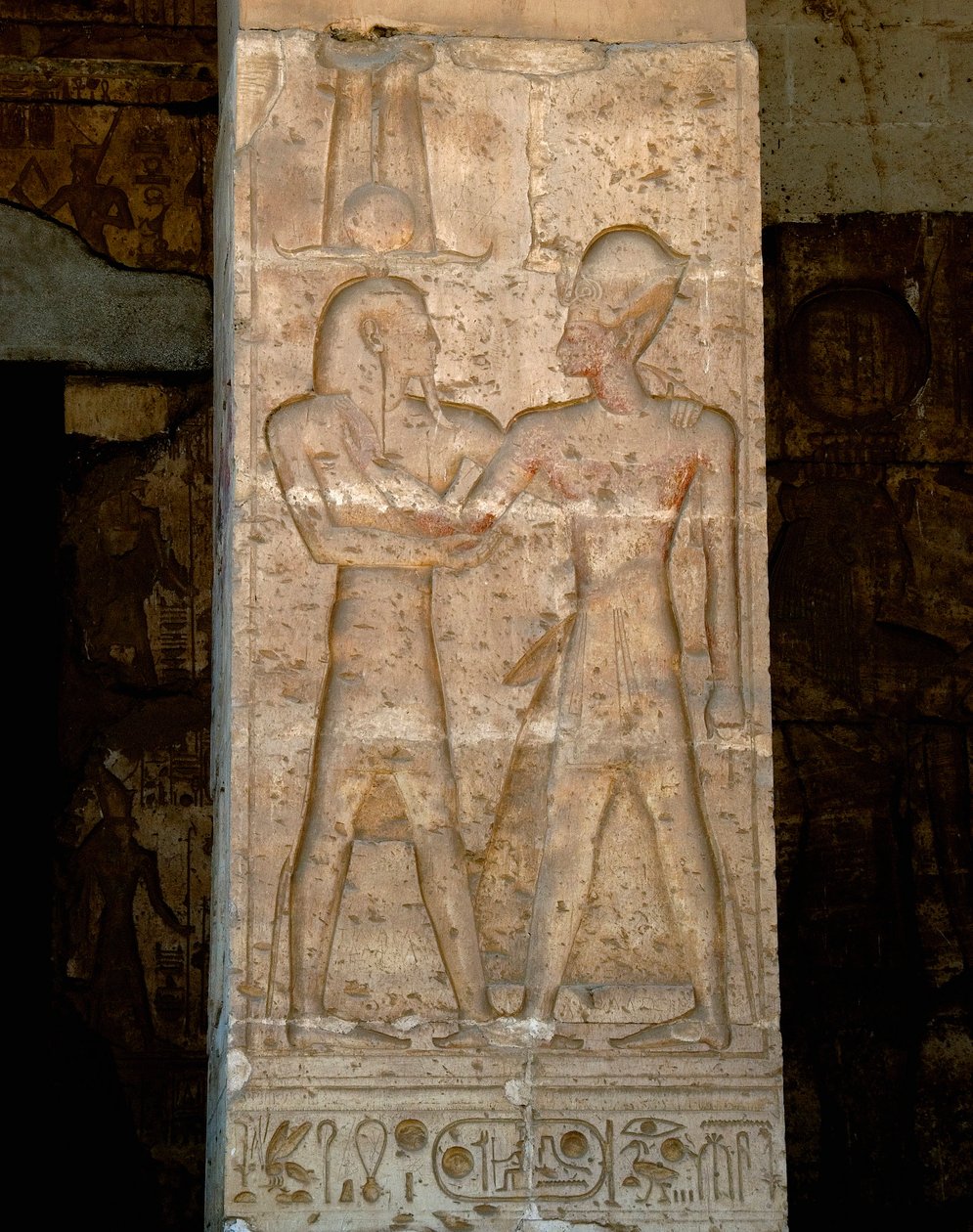 Arte egizia antica: bassorilievo sulla colonna del tempio di Sethi I (Sety o Seti I) da Egyptian 19th Dynasty