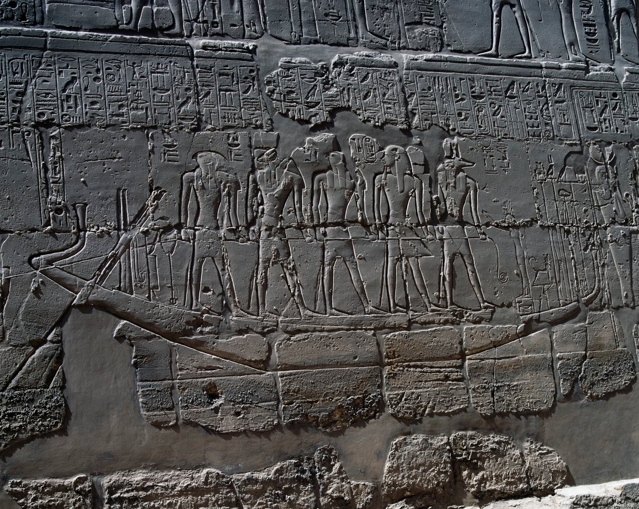Barca funeraria, dettaglio delle scene di offerte agli dei, rilievo, pareti interne della Grande Sala Ipostila, complesso templare di Karnak (Patrimonio dell