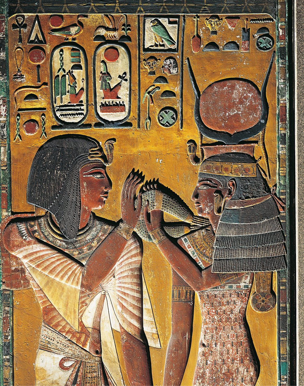 La dea Hathor offre la sua collana al Faraone (bassorilievo) da Egyptian 19th Dynasty