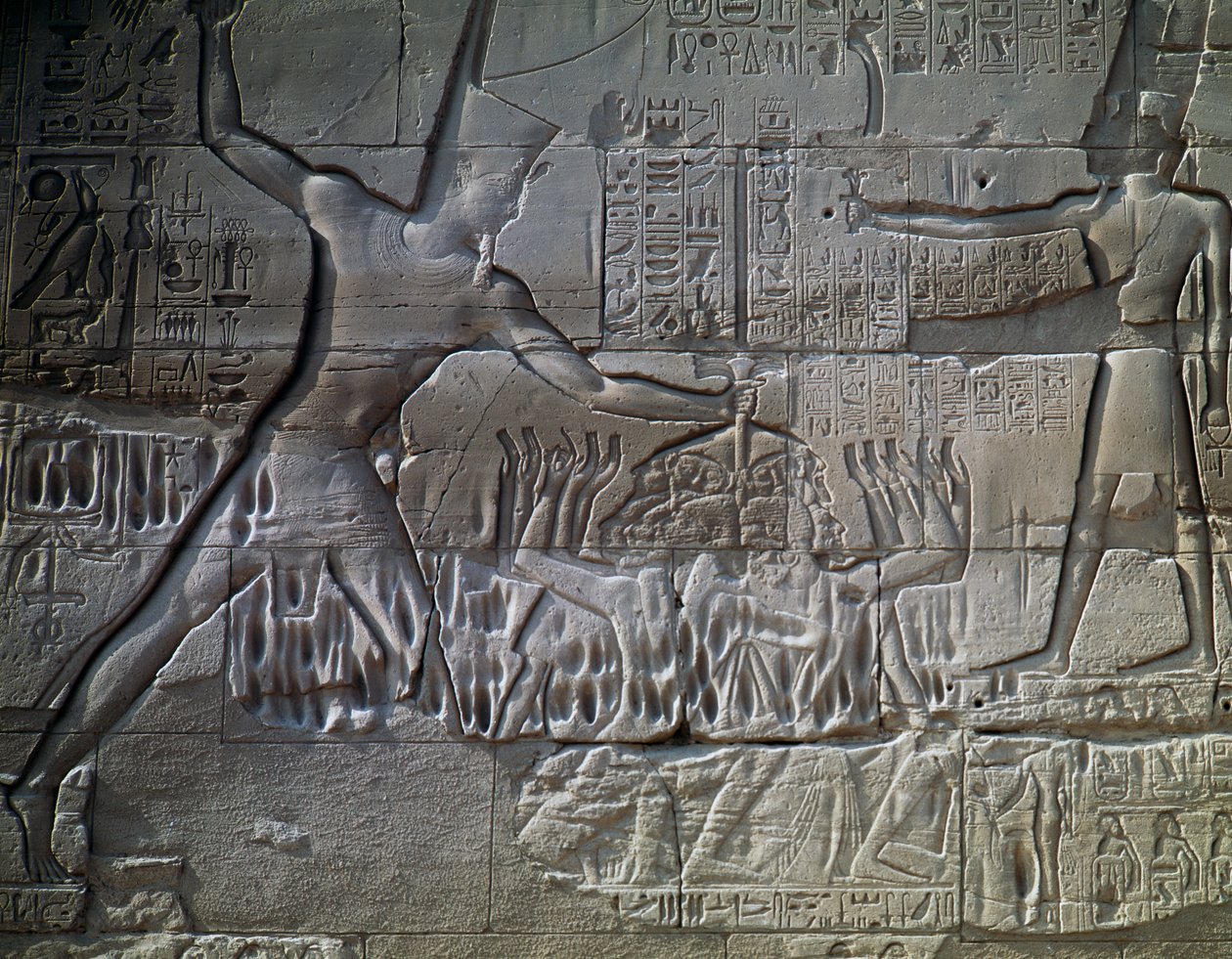 Prigionieri libici, rilievo, parete esterna della Grande Sala Ipostila, Tempio di Amon, Complesso del Tempio di Karnak (Lista del Patrimonio Mondiale UNESCO) da Egyptian 19th Dynasty