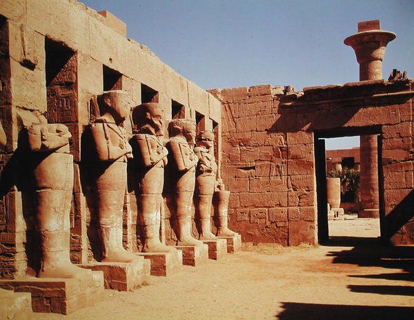 Pilastri osiride nel Tempio di Ramesse III, Nuovo Regno da Egyptian 20th Dynasty