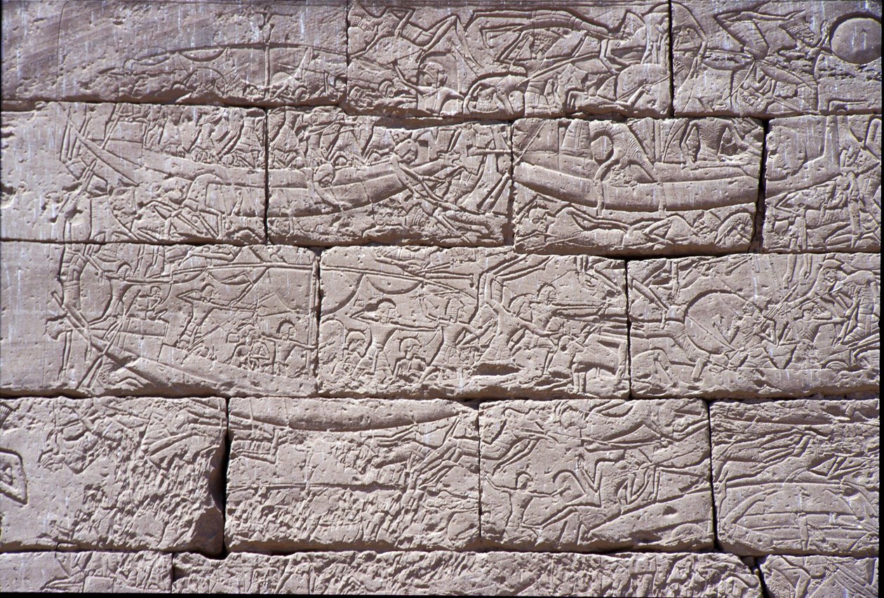Il popolo del mare, battaglia navale di Ramses III, Medinet Habu, 1195-64 a.C. da Egyptian 20th Dynasty