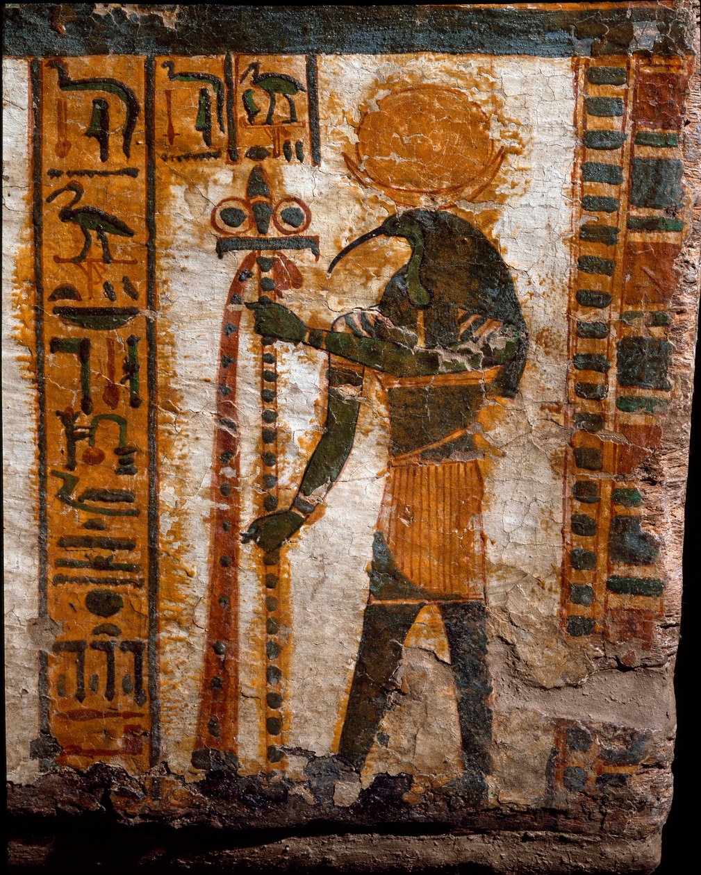 Antichità egizia: Thot, il dio della luna, in forma di uomo con testa di ibis. Decorazione del sarcofago antropoide dello scriba Butehamon, XXI dinastia (1085-935 a.C.). Museo Egizio di Torino da Egyptian 21st Dynasty