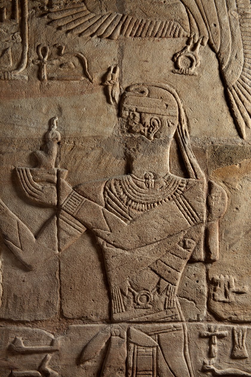 Rilievo su un santuario eretto dal faraone Taharqa nel cortile del Tempio di Amon costruito da lui a Kawa in Nubia, XXV dinastia, Periodo Tardo, 690-64 a.C. (dettaglio) da Egyptian 25th Dynasty