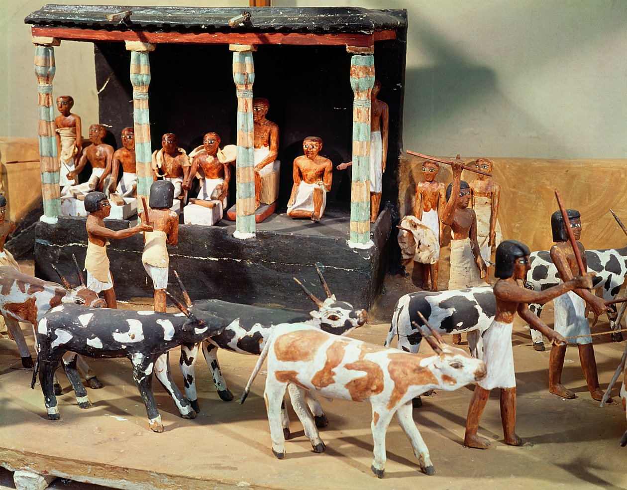 Modello funerario di un censimento del bestiame, dalla Tomba di Meketre, Tebe, Medio Regno, c.2000 a.C. (dettaglio) da Egyptian 6th Dynasty