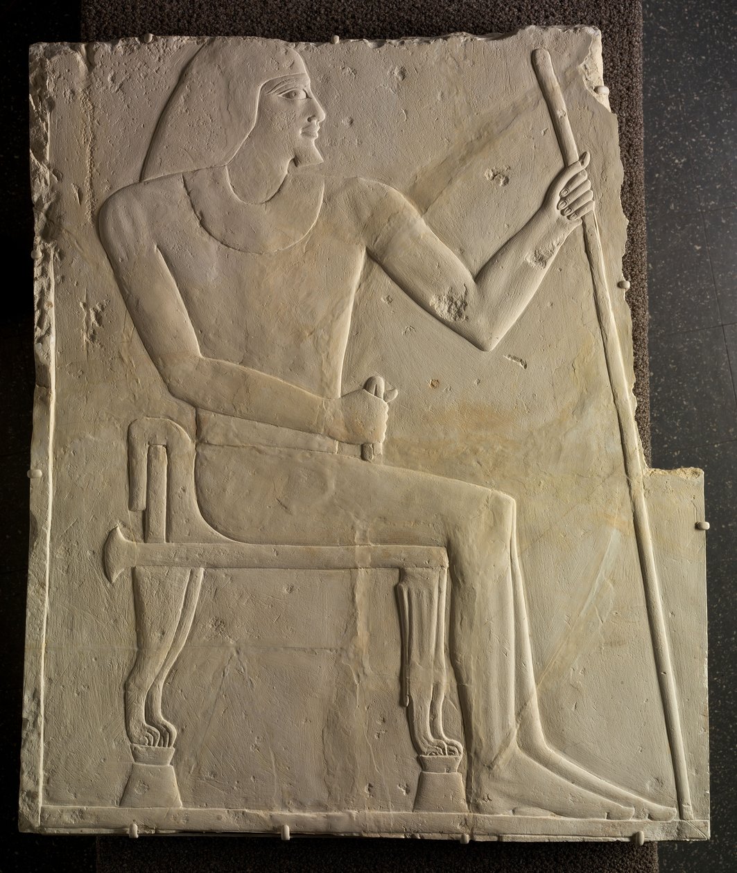 Rilievo di Nyankhnesut seduto, da Saqqara, c.2311-2281 a.C. da Egyptian 6th Dynasty