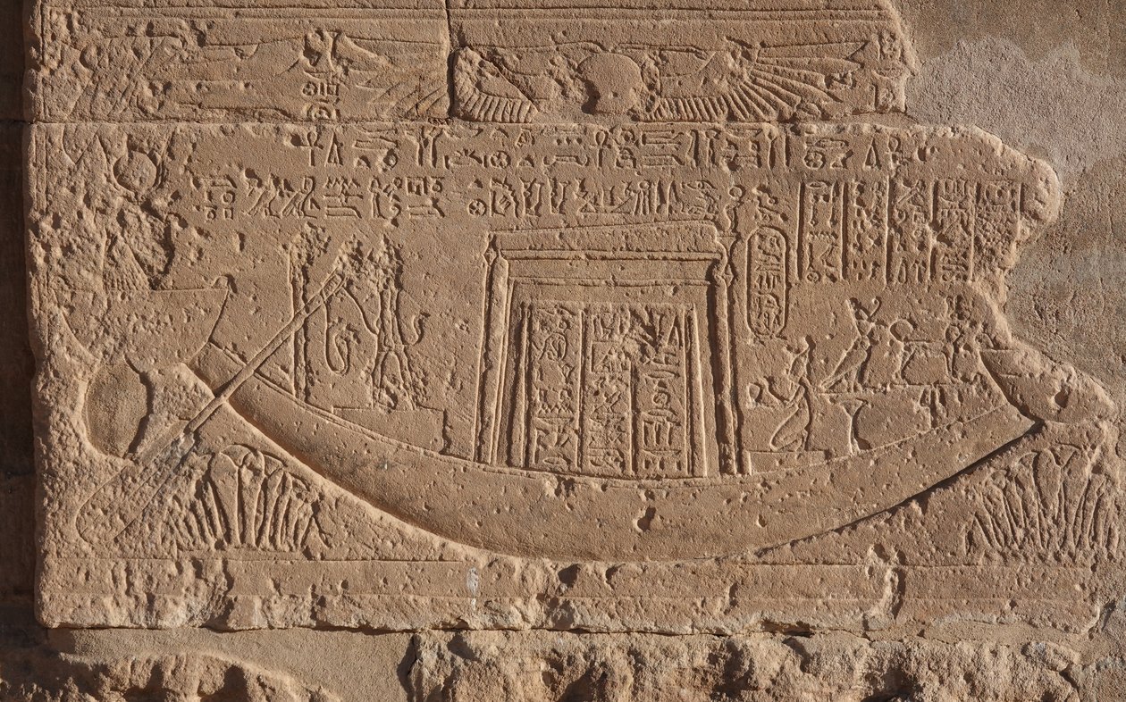 Simbolo della vita e del sole in barca, tempio di Philae da Egyptian Egyptian