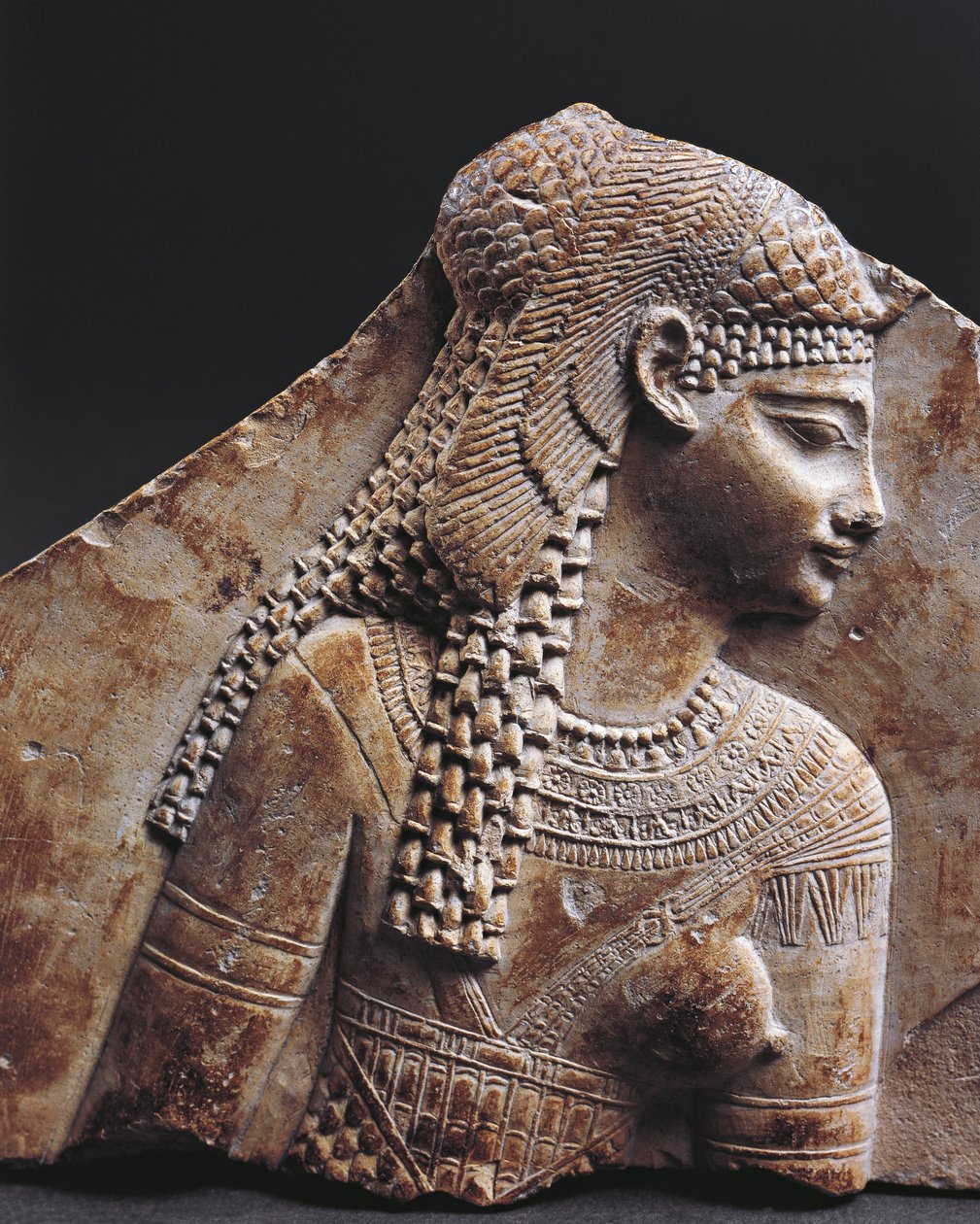 Frammento di bassorilievo raffigurante Cleopatra da Egyptian Ptolemaic Period