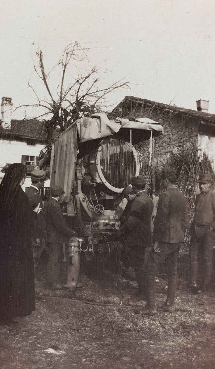 Album della Prima Guerra Mondiale in Friuli-Venezia Giulia: auto fotoelettrica, 01-04/1916 da Elena Bianconcini