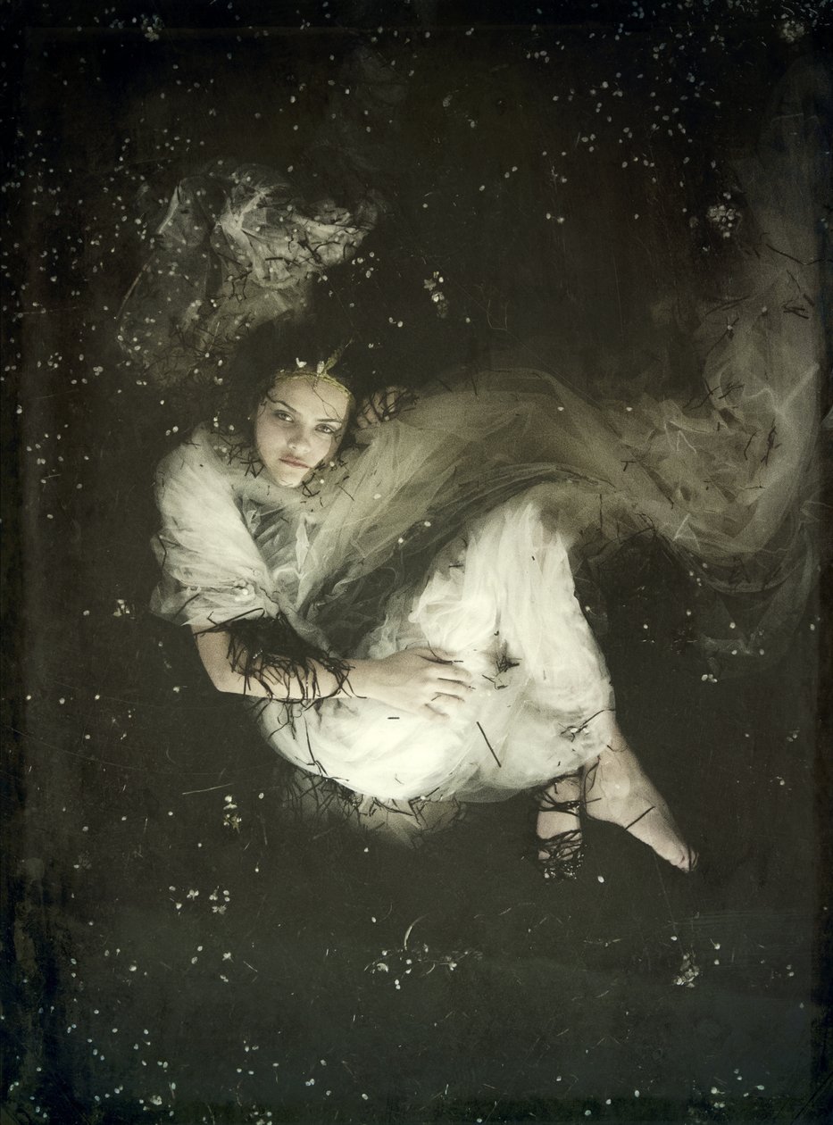 Sposa fluttuante II, 2013 da Elinleticia Högabo