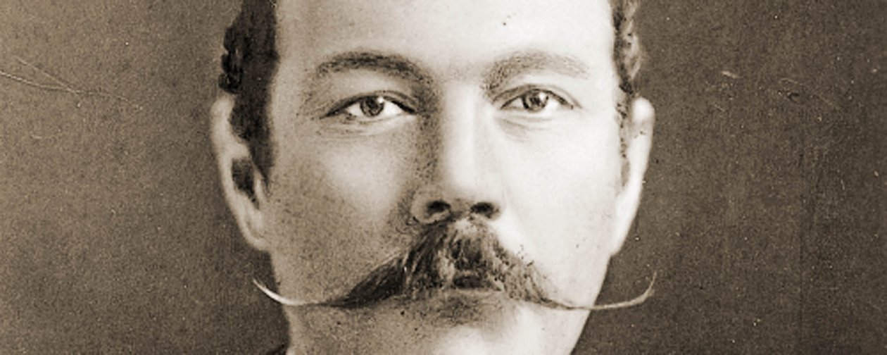 Ritratto di Sir Arthur Conan Doyle da Elliott and Fry Photography Studio