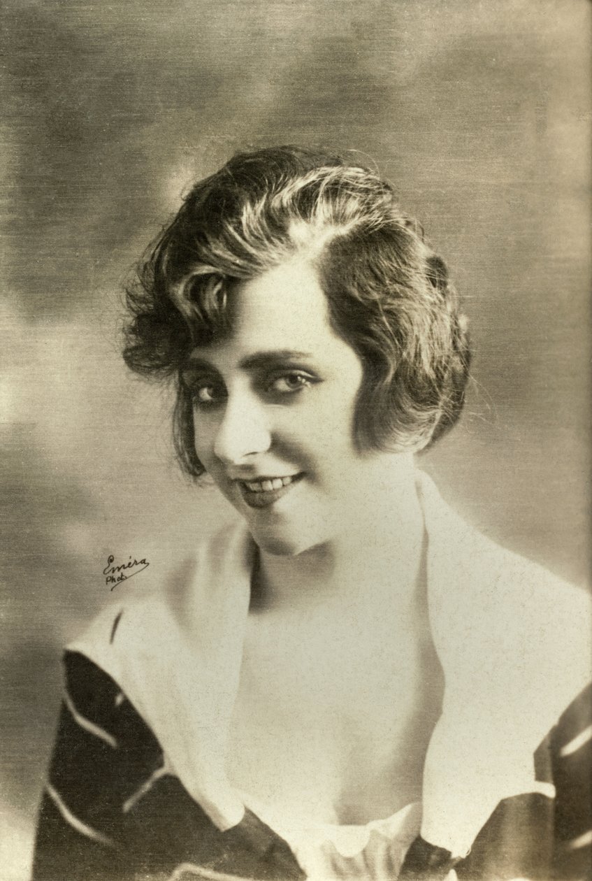 Ritratto di Yvonne Printemps (foto) da Emera