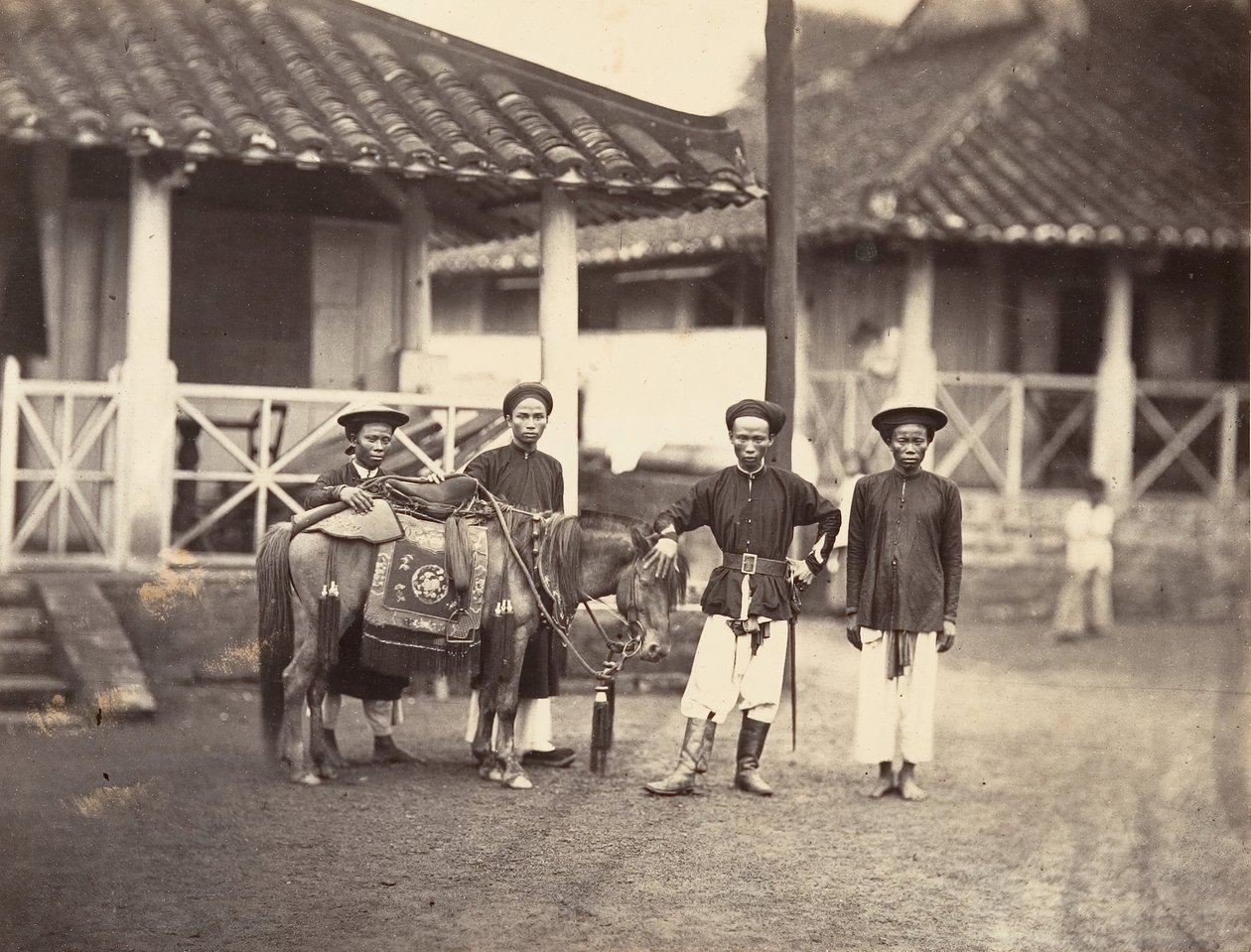Riche Annamite a cavallo, Cochinchina, 1866 da Emile Gsell