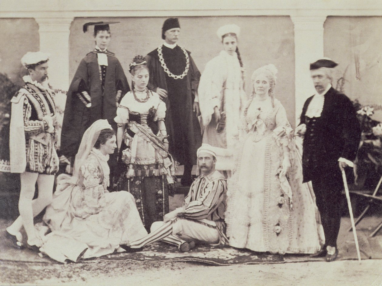 Un gruppo di attori inglesi in India, c.1880 da English Photographer
