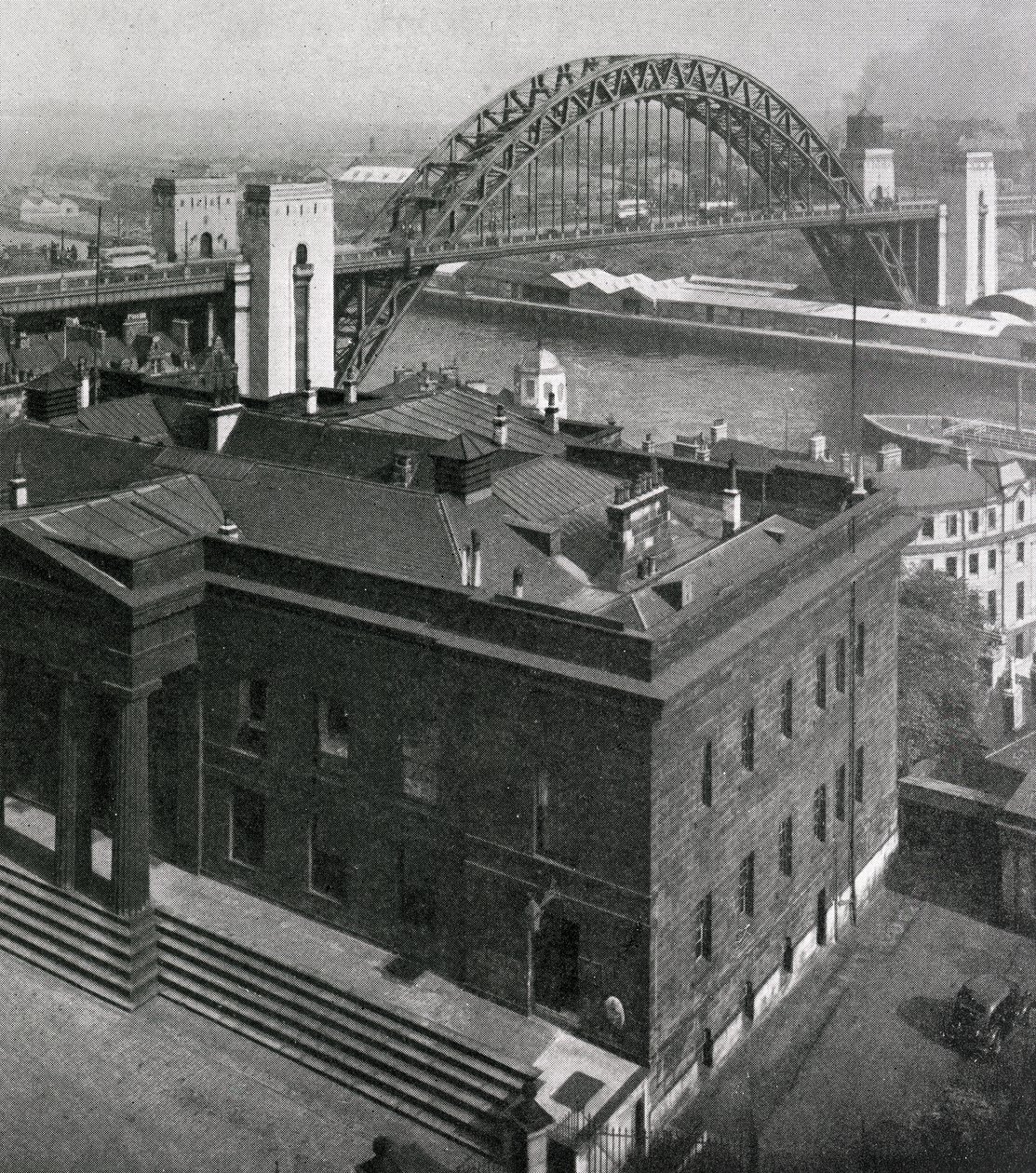 Vista del Tyne Bridge, guardando verso Gateshead da Newcastle-upon-Tyne da English Photographer