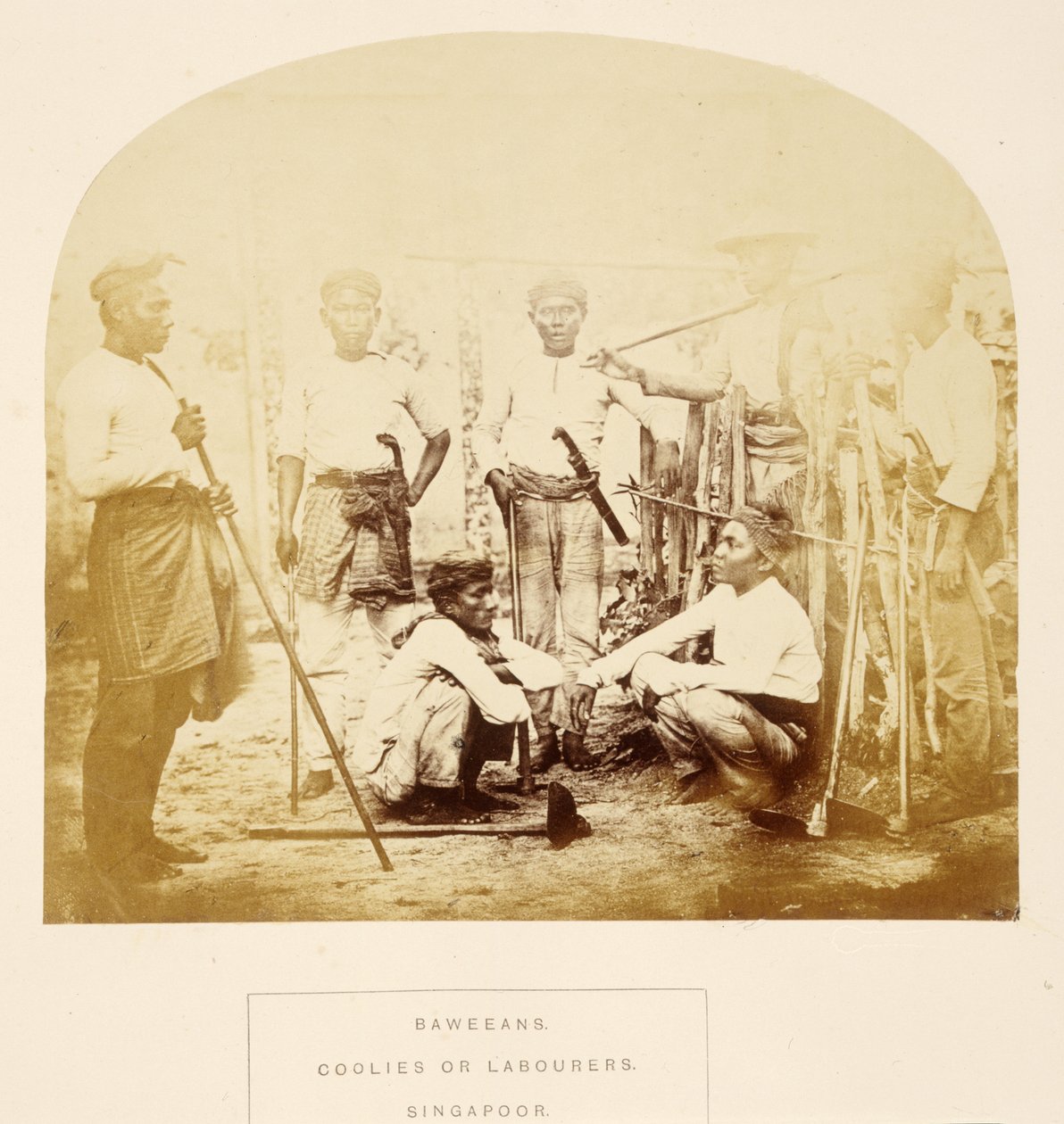 Baweeans, coolies o lavoratori, Singapore, da The People of India, di J. Forbes Watson, pubblicato 1868 (albumen print) da English Photographer