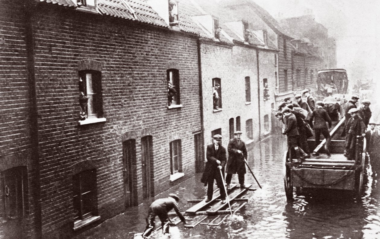 Inondazioni a Londra, gennaio 1928 da English Photographer