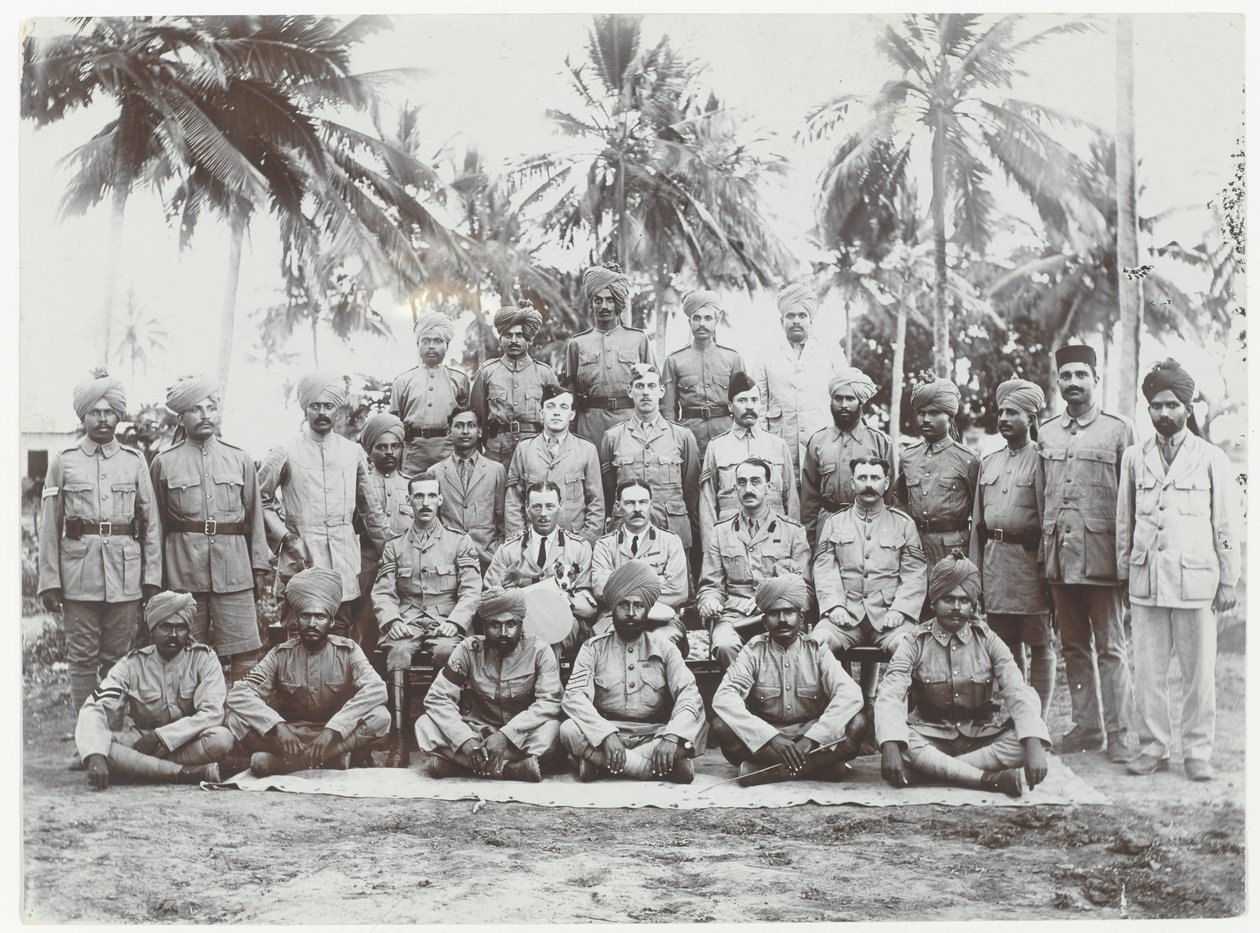 Gruppo dei 19° Punjabis in Africa Orientale, 1914-15 da English Photographer