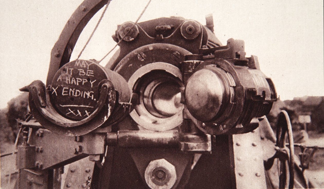 In una delle batterie di Strafing: Un messaggio a Fritz, da The Illustrated War News, 5 luglio 1916 da English Photographer