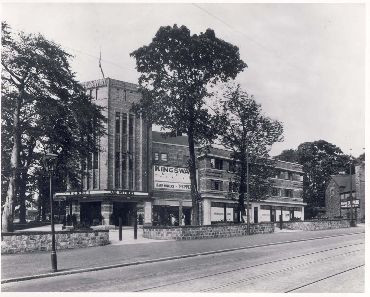 Kingsway Cinema, Harrogate Road, Leeds, 24 agosto 1937 da English Photographer