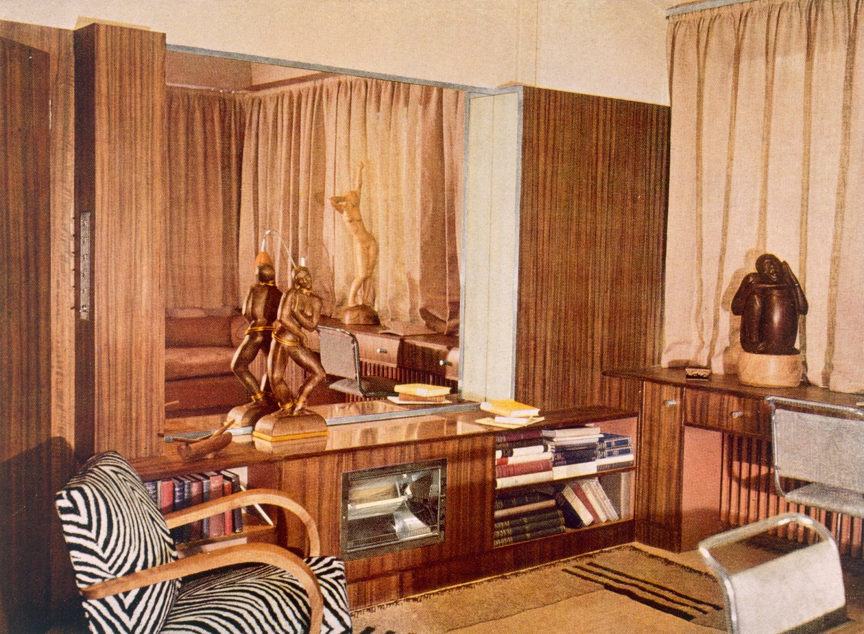 Soggiorno progettato da Serge Chermayeff per lo scultore A.G. Grinling, da Colour Schemes for the Modern Home di Derek Patmore, 1933 (fotografia) da English Photographer