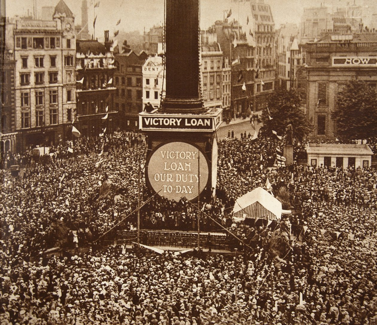 Capodanno, Trafalgar Square, 1919. Il Victory Loan era un