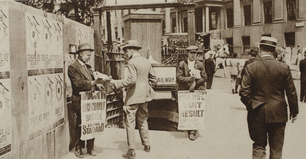 Venditori di giornali a Trafalgar Square, da Wonderful London, pubblicato 1926-27 da English Photographer