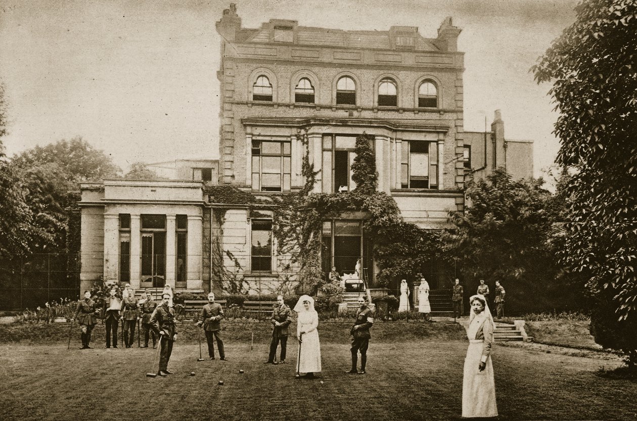 Pembroke Lodge, Kensington, Londra, 1914-19 da English Photographer