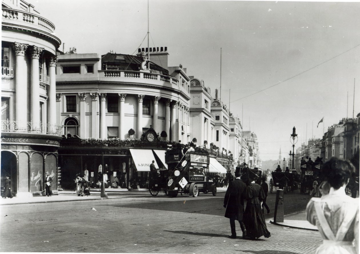 Regent Street, Londra, c.1900 da English Photographer