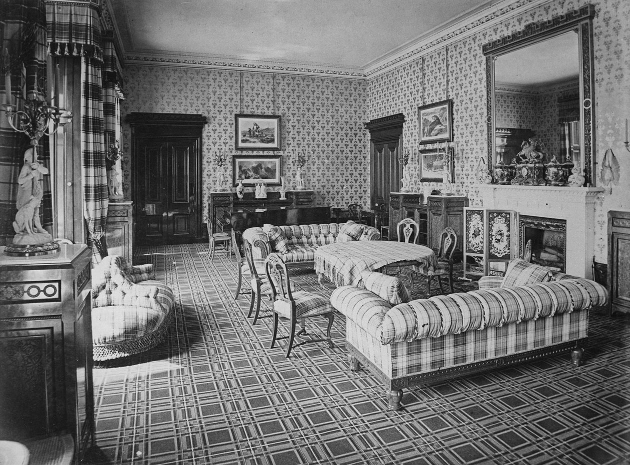 Il salotto, Castello di Balmoral, 1873 da English Photographer