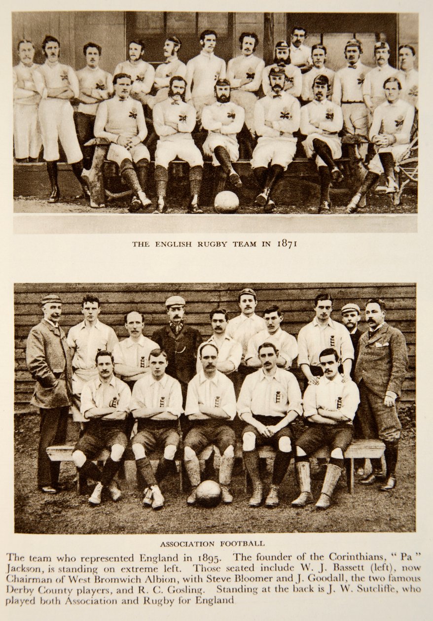 La squadra di rugby inglese nel 1871 e i rappresentanti del calcio associativo nel 1895, fotografie da The Times da English Photographer
