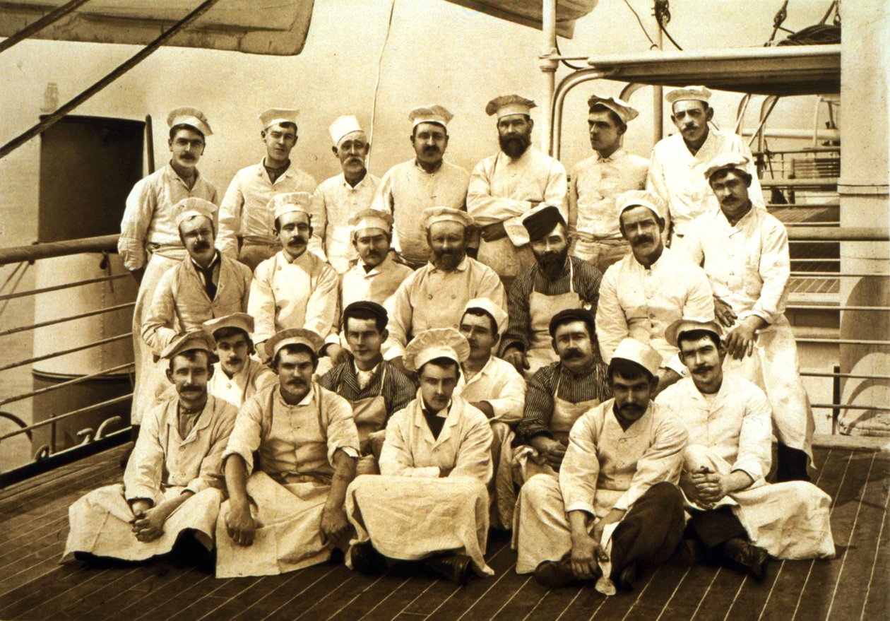 I cuochi di bordo della R.M.S. Teutonic da English Photographer