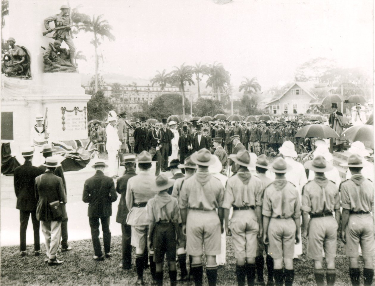 Inaugurazione del Memoriale di Guerra, Port of Spain, Trinidad, c.1920 da English Photographer