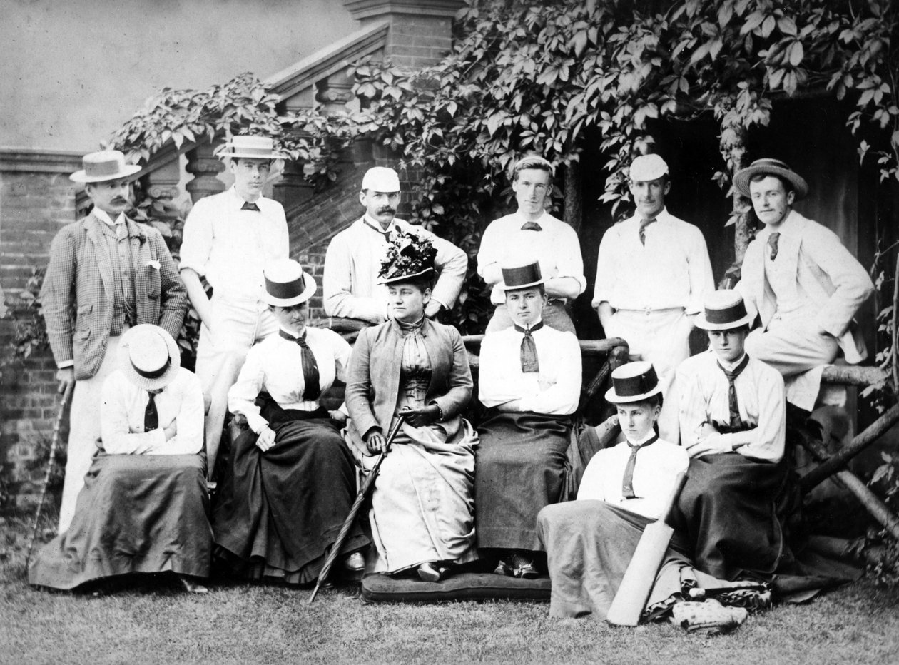 Squadra di cricket vittoriana maschile e femminile, c.1890 da English Photographer