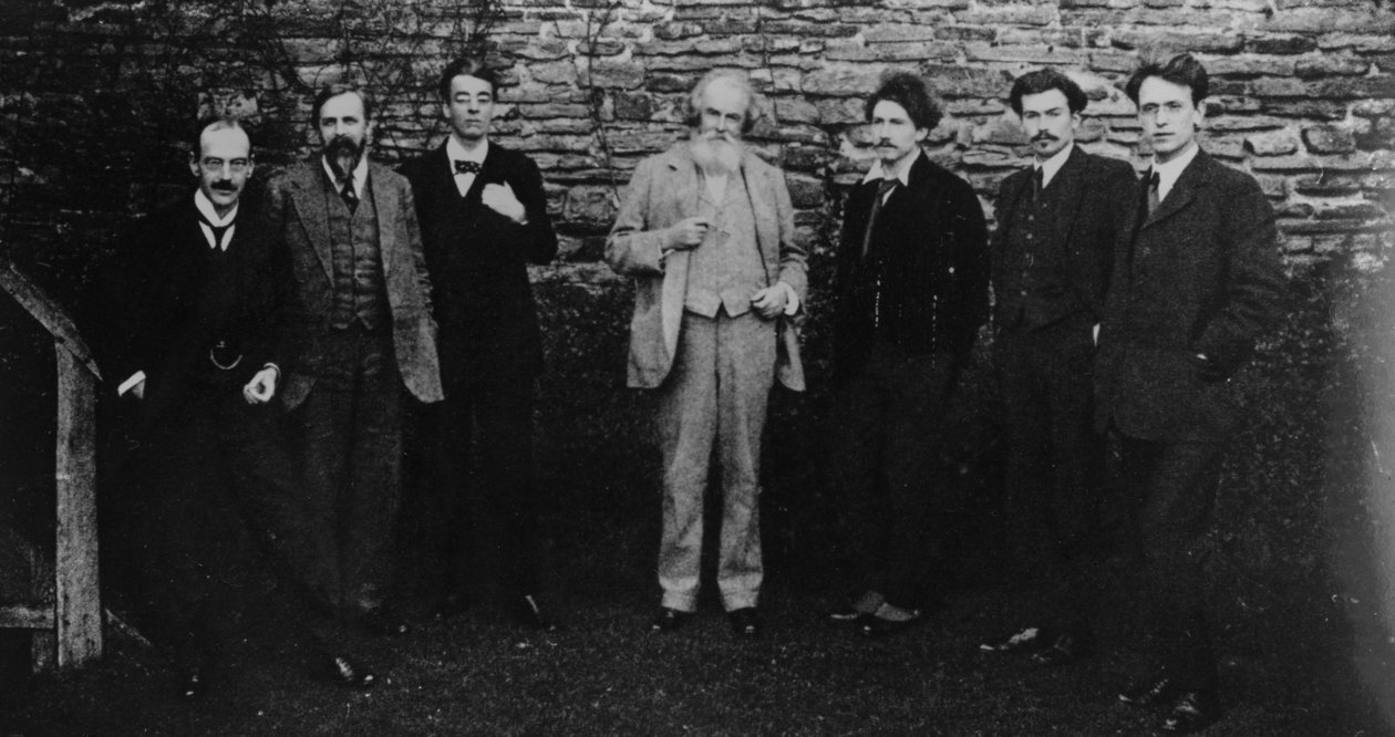 W.B. Yeats con il suo circolo letterario, Sussex, 1914 da English Photographer