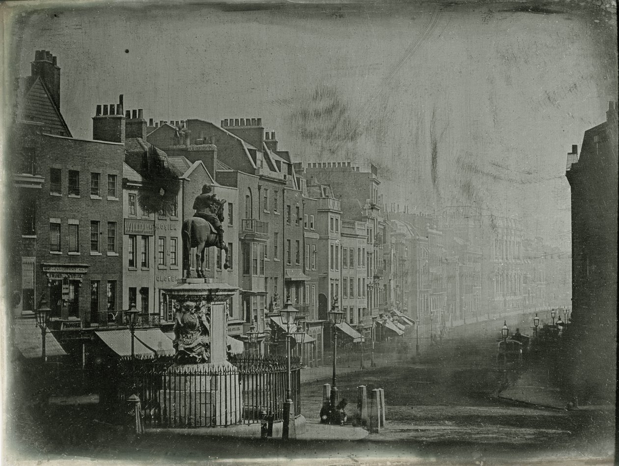 Whitehall e la statua di Re Carlo I (1600-49), Londra, c.1852 da English Photographer