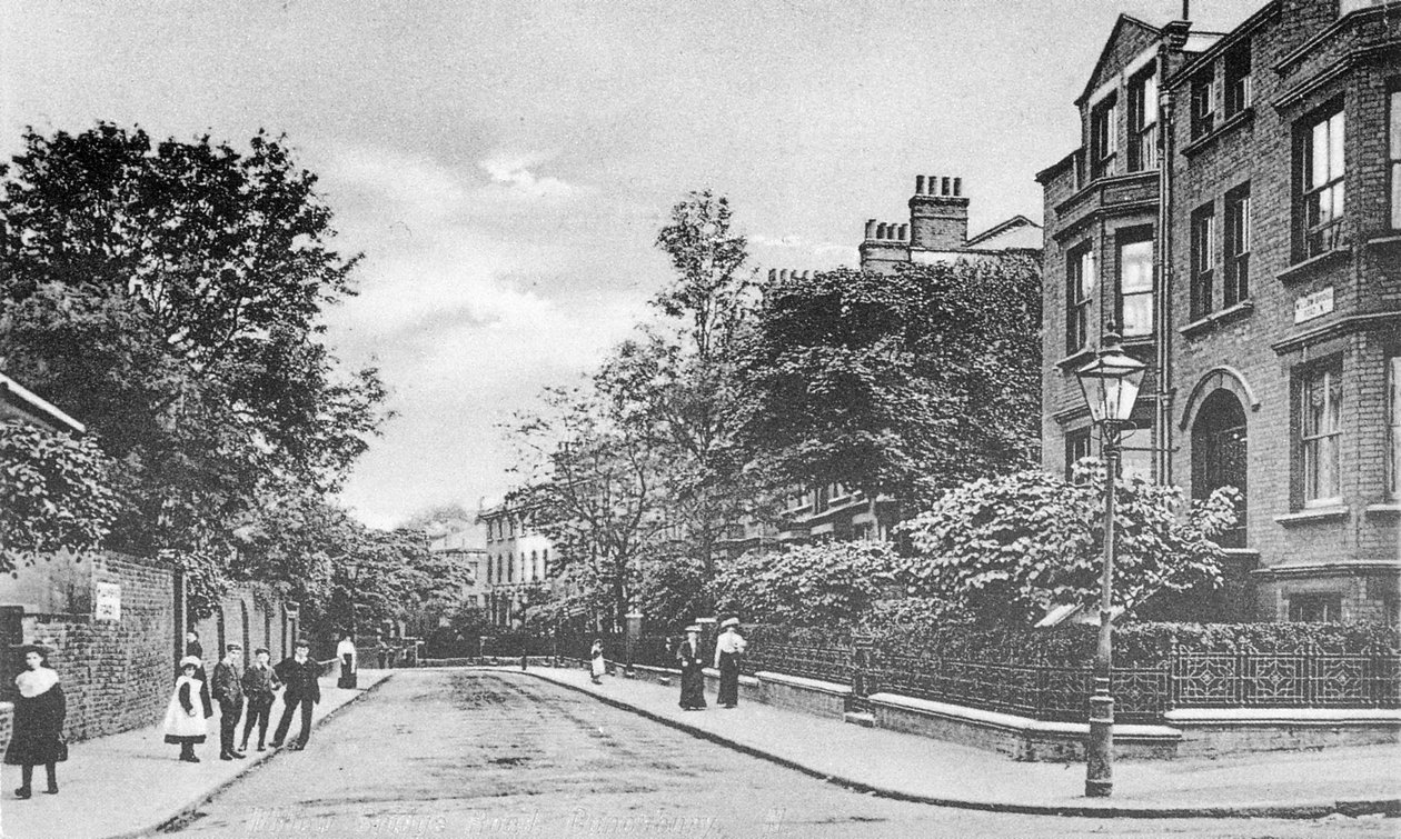 Willow Bridge Road, Canonbury, Islington, c.1905 da English Photographer