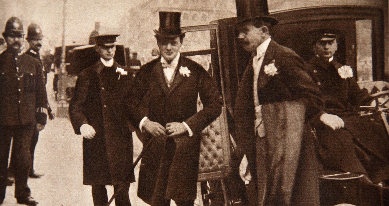 Winston Churchill arriva alle porte di St Margaret