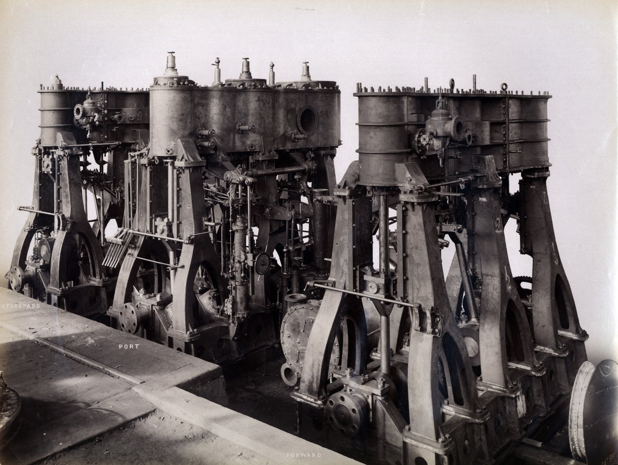 Yard no. 647, Baikal. Mostra i tre motori principali come montati sul traghetto rompighiaccio Baikal, 1896 da English Photographer