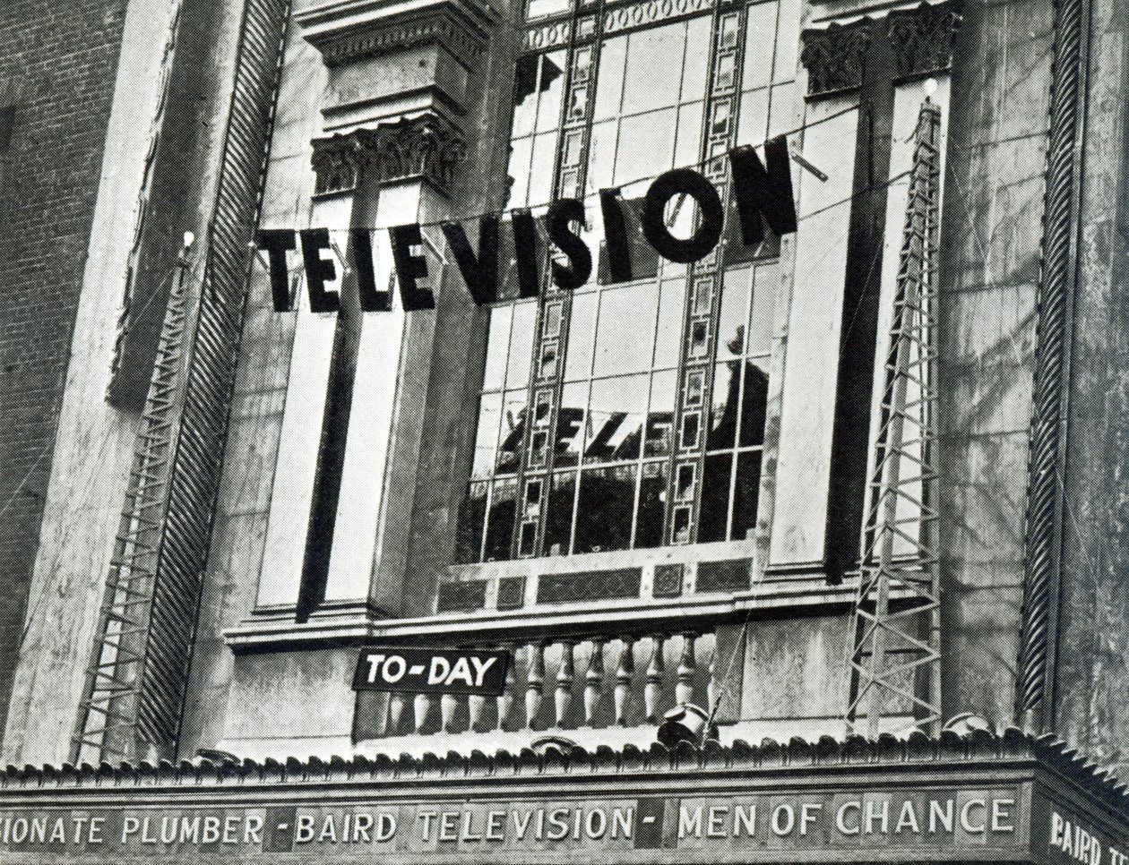 Pubblicità che la televisione veniva mostrata al Metropole durante la settimana del Derby, 1932 da English School